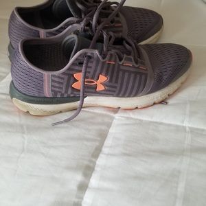 Used ladies tennis shoes